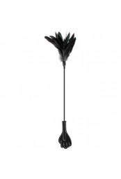 Cravache main noire bdsm avec plumes noires